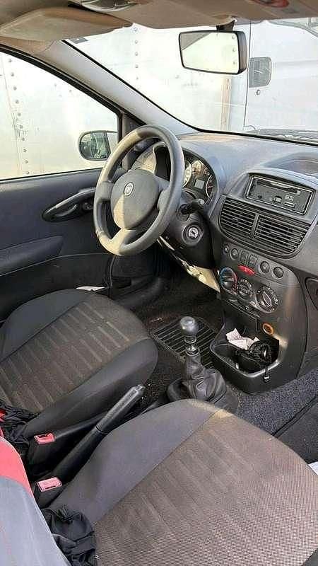 Usata Fiat Punto 79 CV (58 kW) 2004 Berlina