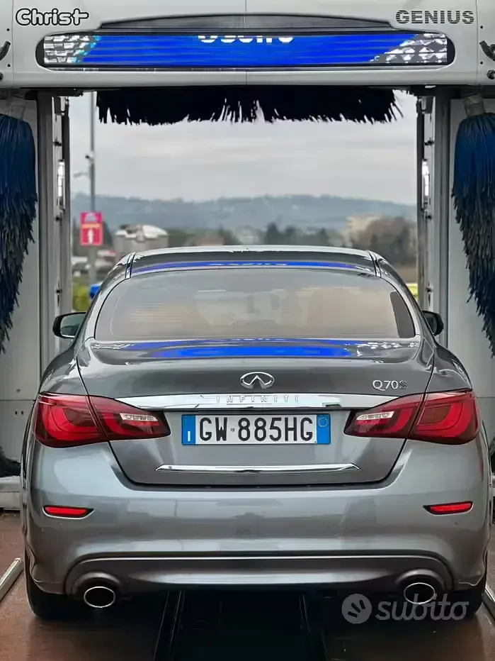 Usata Infiniti Q70 170 CV (125 kW) 2016 Berlina
