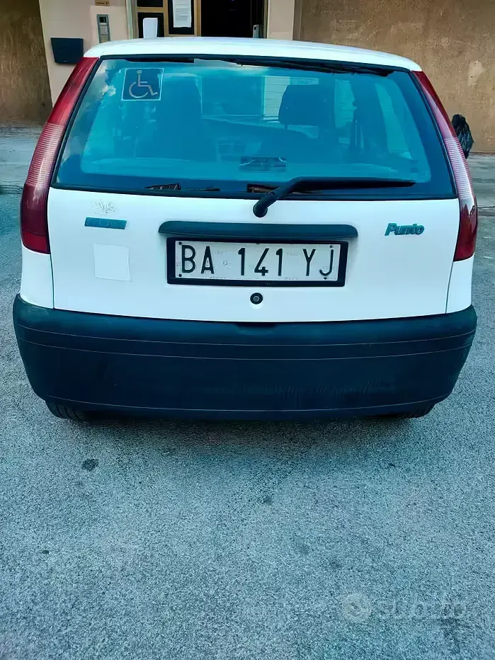 Usata Fiat Punto 60 CV (44 kW) 1998 Bianco Berlina