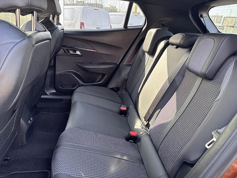 Usata Peugeot 2008 GT 131 CV (96 kW) 2023 Marrone SUV
