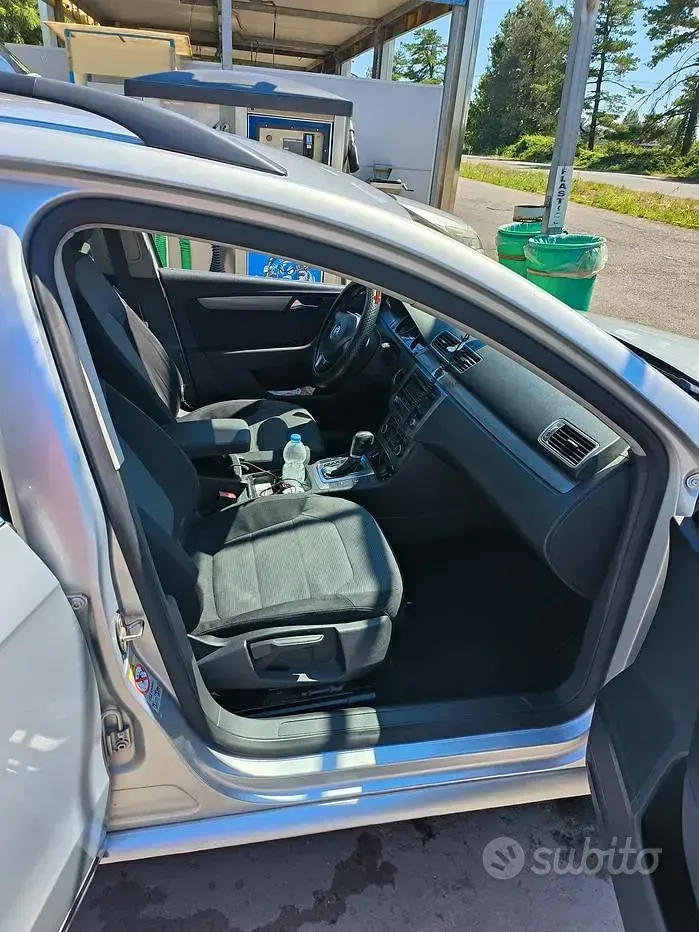 Usata VW Passat 140 CV (102 kW) 2011 Grigio Station wagon