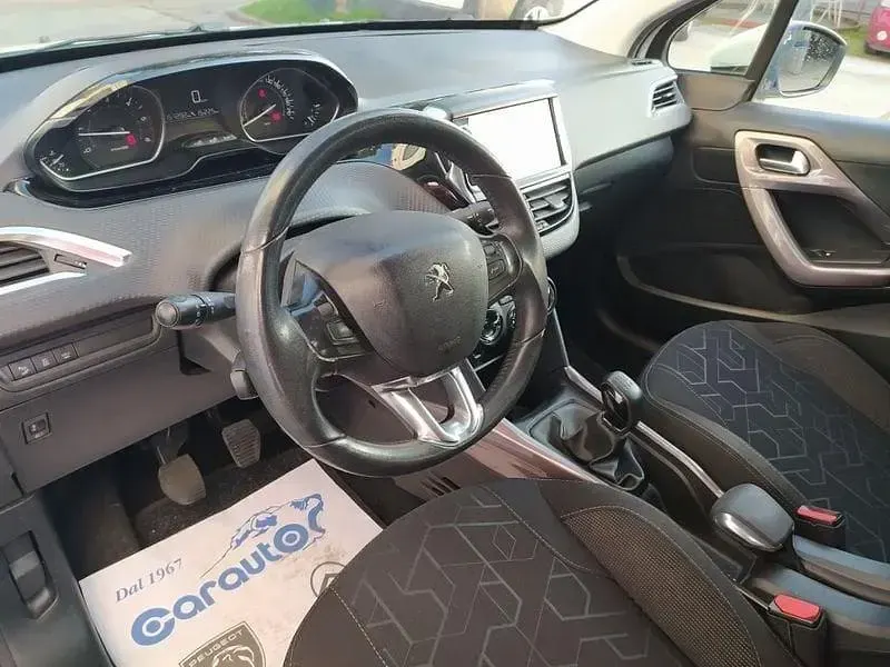 Usata Peugeot 2008 Active 99 CV (72 kW) 2016 Bianco SUV