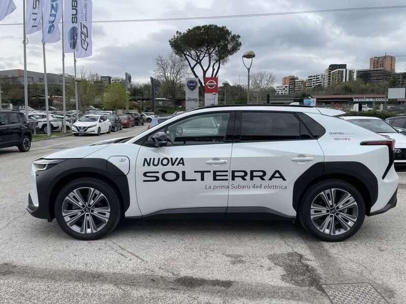 Usata Subaru Solterra 160 kW (218 CV) 2022 Bianco perlato SUV