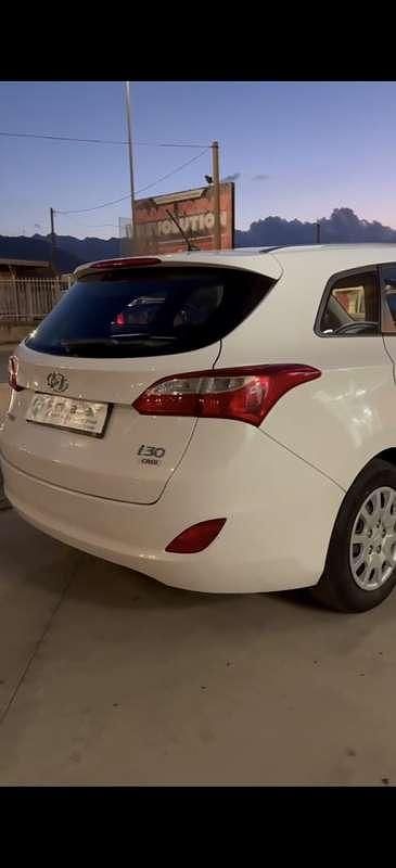 Usata Hyundai i30 Classic 110 CV (80 kW) 2013 Bianco Station wagon