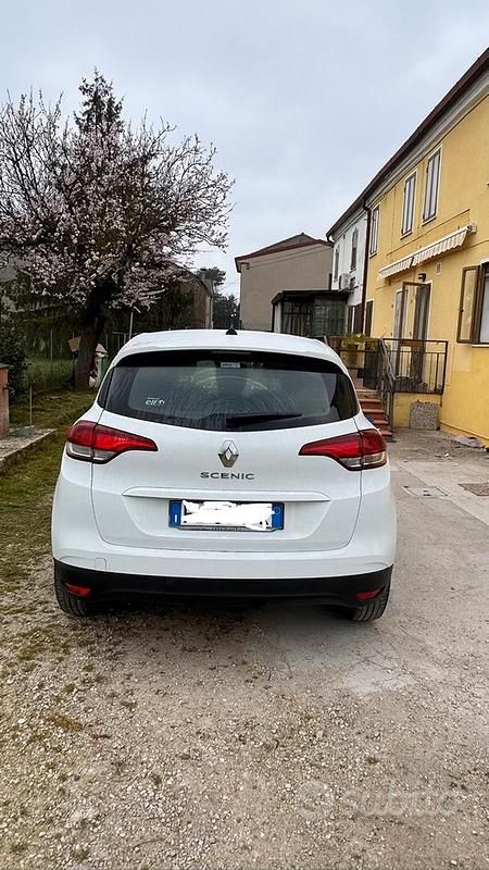Usata Renault Scénic IV Zen 110 CV (80 kW) 2017 Bianco Monovolume
