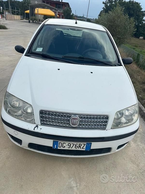Bianco Usata 2006 Fiat Punto Tre volumi | 900 € (Ottimo prezzo) - Immagine 1/4