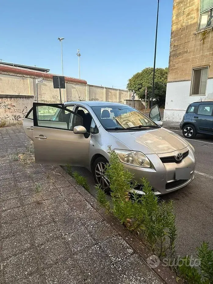 Usata Toyota Auris 126 CV (92 kW) 2009 Grigio Utilitaria