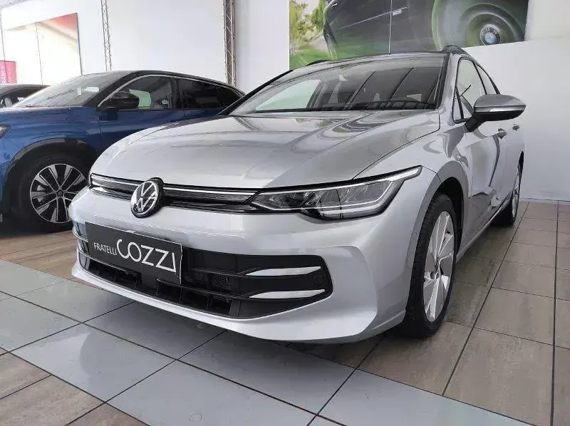 Usata VW Golf VIII Edition 150 CV (110 kW) 2025 Argento Station wagon