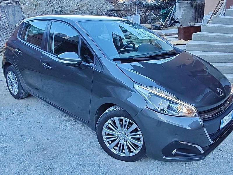 Usata Peugeot 208 Active 83 CV (61 kW) 2018 Grigio Utilitaria