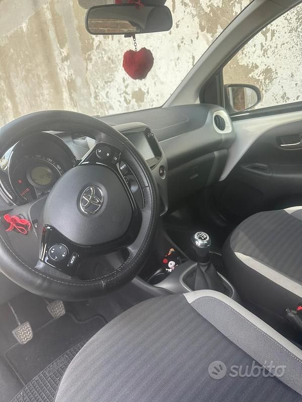 Usata Toyota Aygo Edition 72 CV (52 kW) 2020 Utilitaria