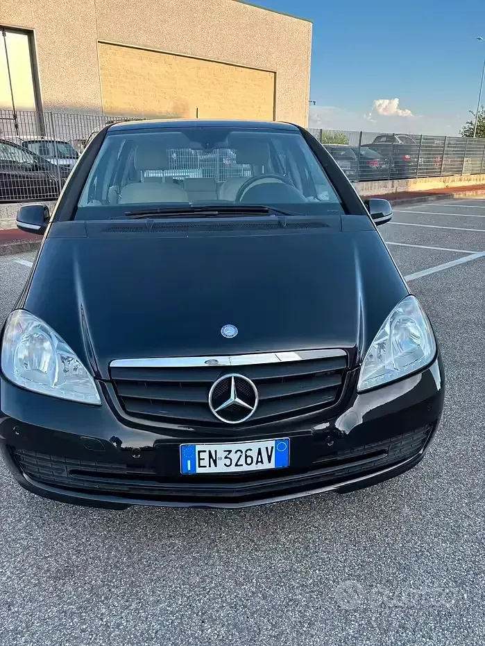 Usata Mercedes A160 Edition 95 CV (69 kW) 2012 Nero Utilitaria