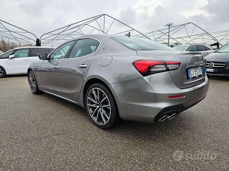 Usata Maserati Ghibli GT 330 CV (242 kW) 2022 Grigio Berlina