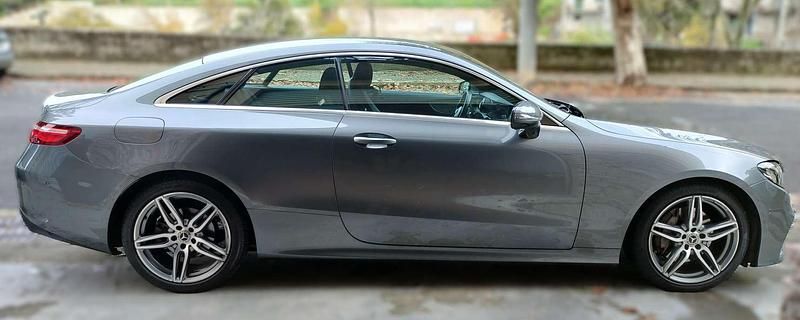 Usata Mercedes E220 AMG line 194 CV (142 kW) 2018 Grigio Coupé