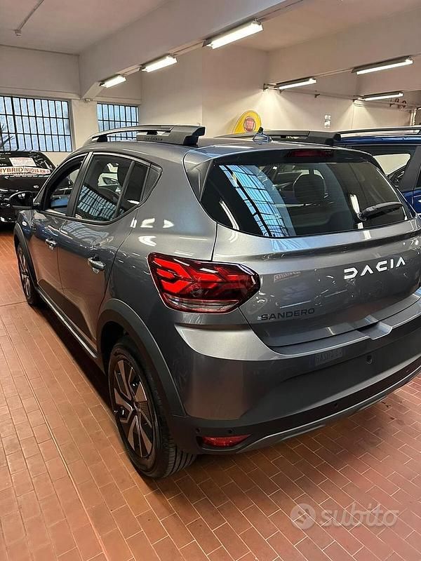 Nuova Dacia Sandero Essentiel 2025 Grigio Utilitaria