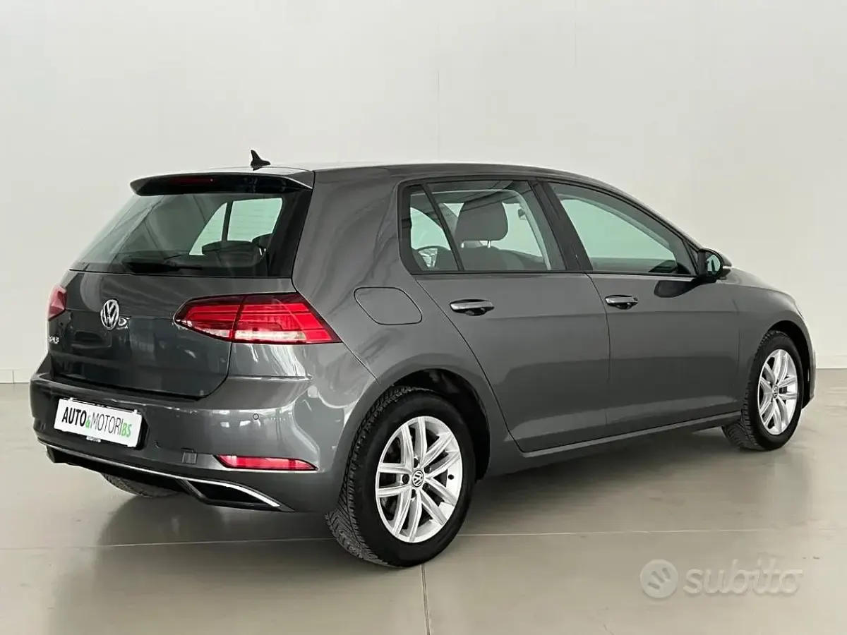 Usata VW Golf VII Business 116 CV (85 kW) 2018 Grigio Berlina