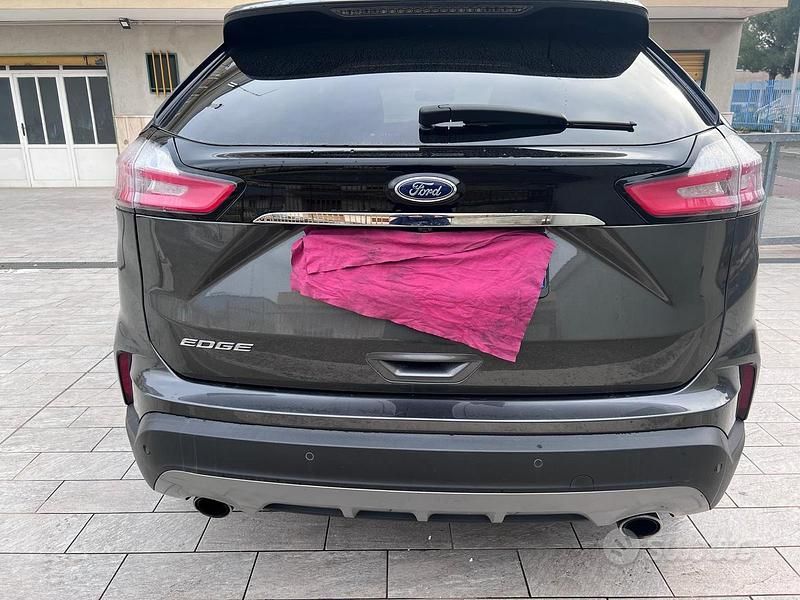 Usata Ford Edge 150 CV (110 kW) 2020 Grigio SUV