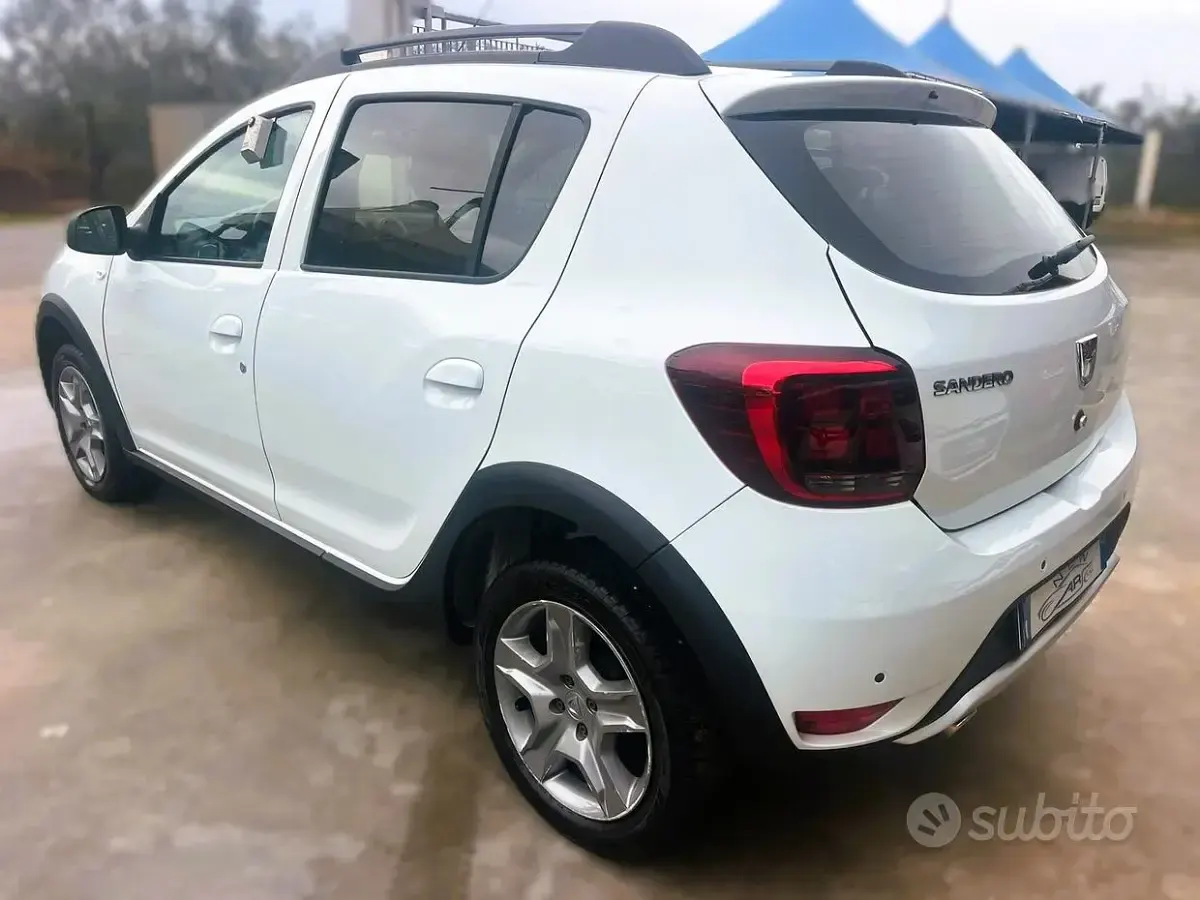 Usata Dacia Sandero Stepway 90 CV (66 kW) 2017 Bianco Berlina