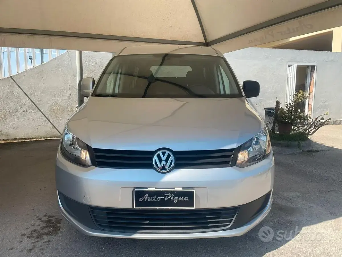 Usata VW Caddy Highline 109 CV (80 kW) 2015 Grigio Monovolume