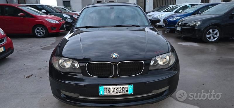 Usata BMW 118 143 CV (105 kW) 2007 Nero Utilitaria