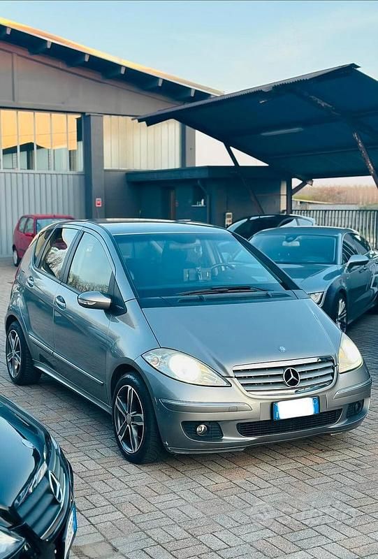 Usata Mercedes A180 Avantgarde 109 CV (80 kW) 2007 Grigio Berlina