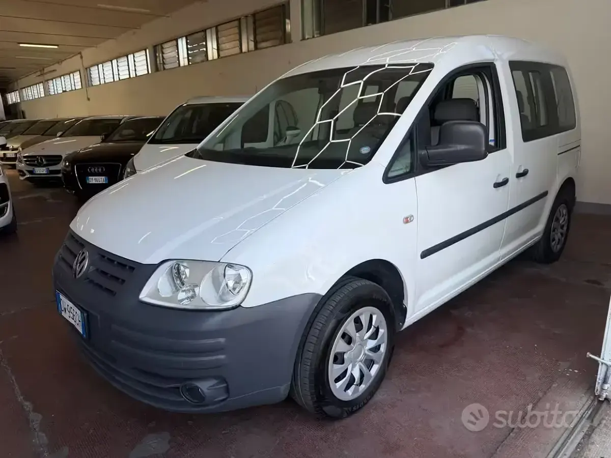 Usata VW Caddy 102 CV (75 kW) 2009 Bianco Monovolume