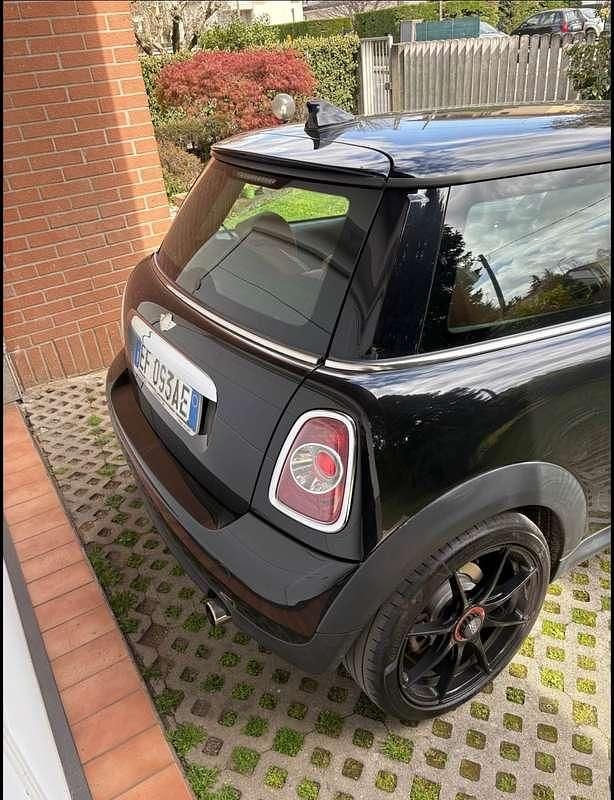 Usata Mini ONE 75 CV (55 kW) 2012 Nero Utilitaria