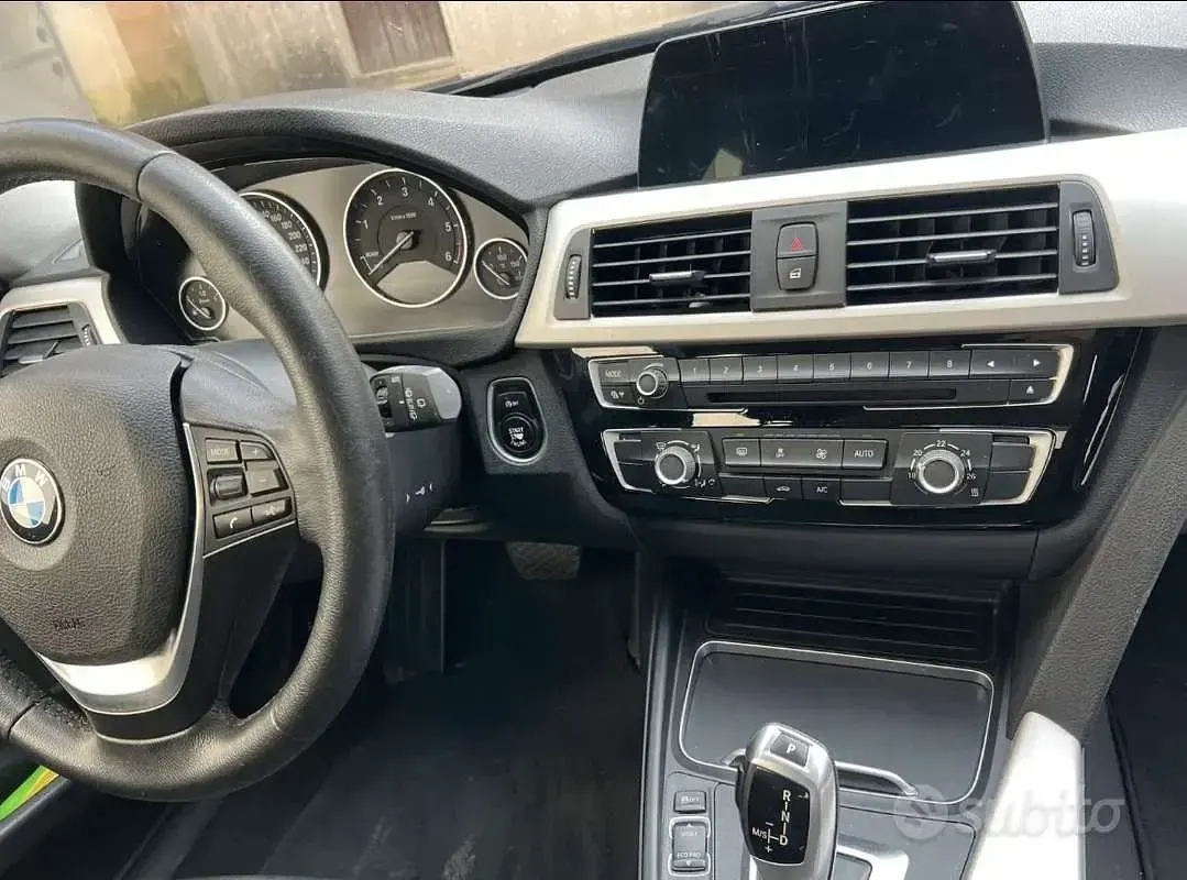 Usata BMW 318 150 CV (110 kW) 2018 Bluazzurro Station wagon