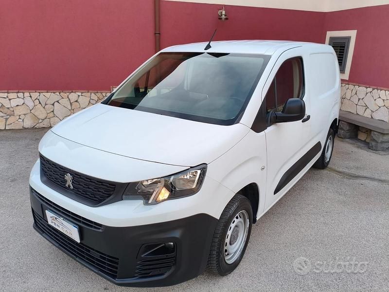 Usata Peugeot Partner Premium 102 CV (75 kW) 2021 Bianco Monovolume