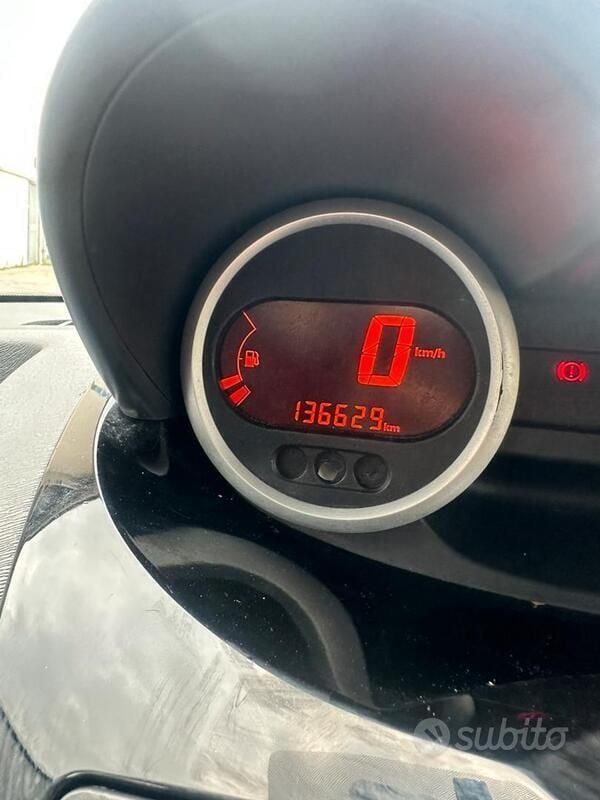 Bianco Usata 2012 Renault Twingo Due volumi | 3000 € (Ottimo prezzo) - Immagine 1/4