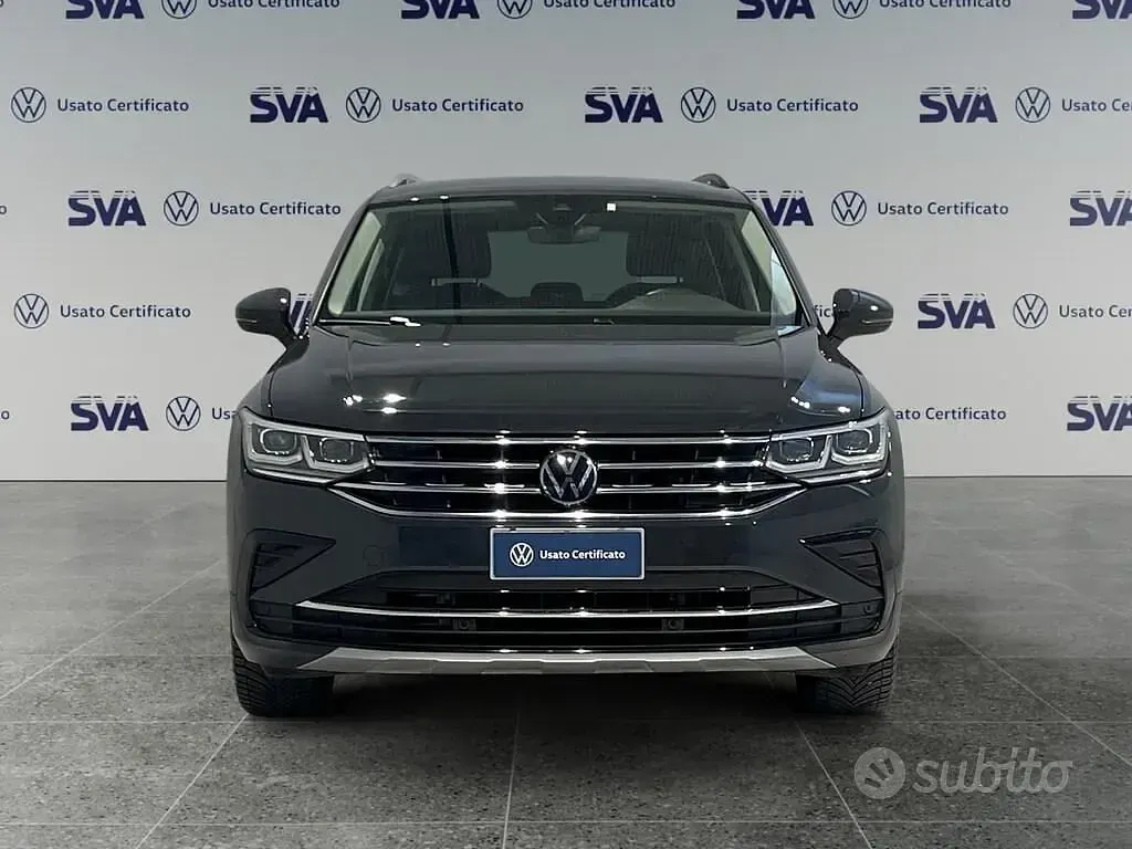 Usata VW Tiguan Elegance 150 CV (110 kW) 2023 Grigio SUV