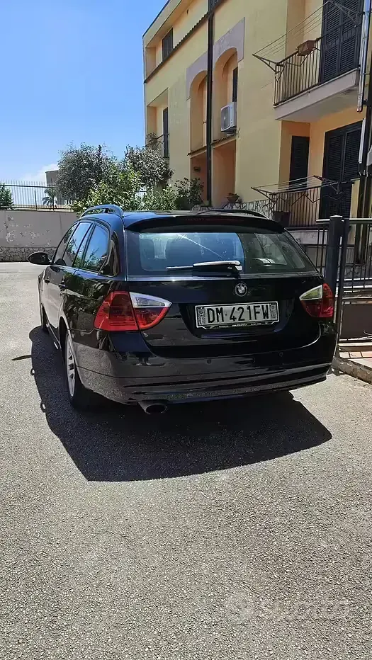 Usata BMW 318 143 CV (105 kW) 2007 Nero Station wagon