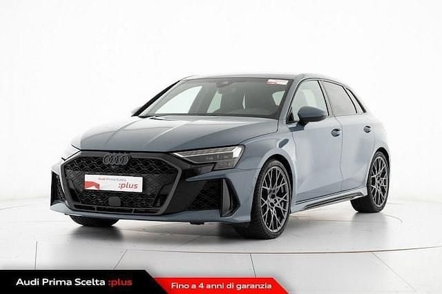 Usata Audi RS3 Sportback Comfort 400 CV (294 kW) 2025 Grigio kemora metallizzato Utilitaria