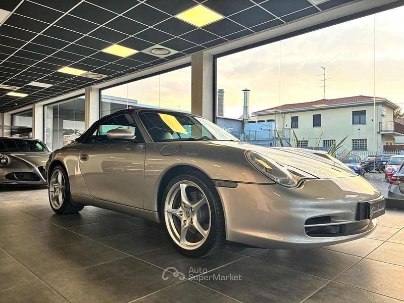 Usata Porsche 911 Carrera Cabriolet 320 CV (235 kW) 2004 Argento(met.) Cabrio