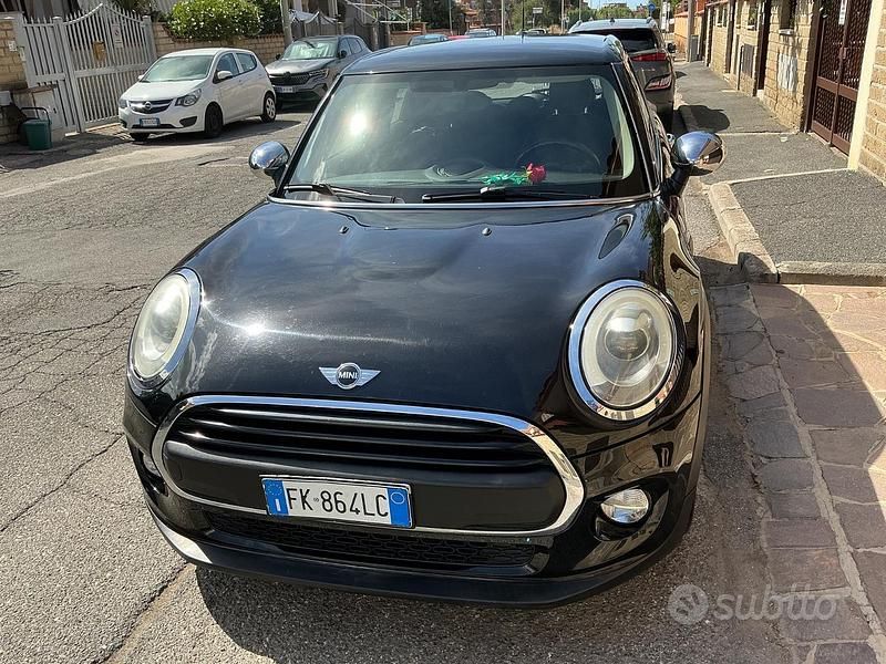 Usata Mini One D 102 CV (75 kW) 2017 Nero Utilitaria