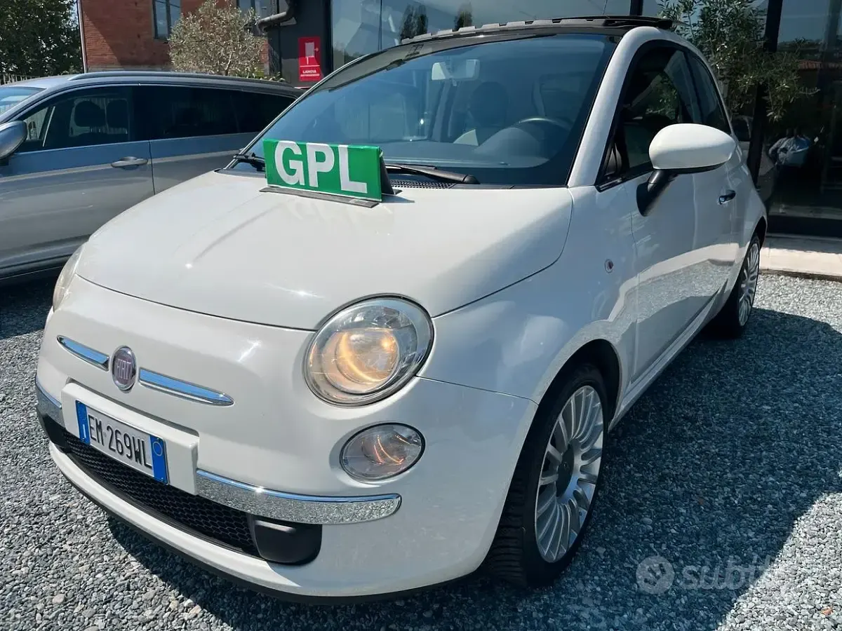 Usata Fiat 500 Lounge 69 CV (50 kW) 2012 Utilitaria