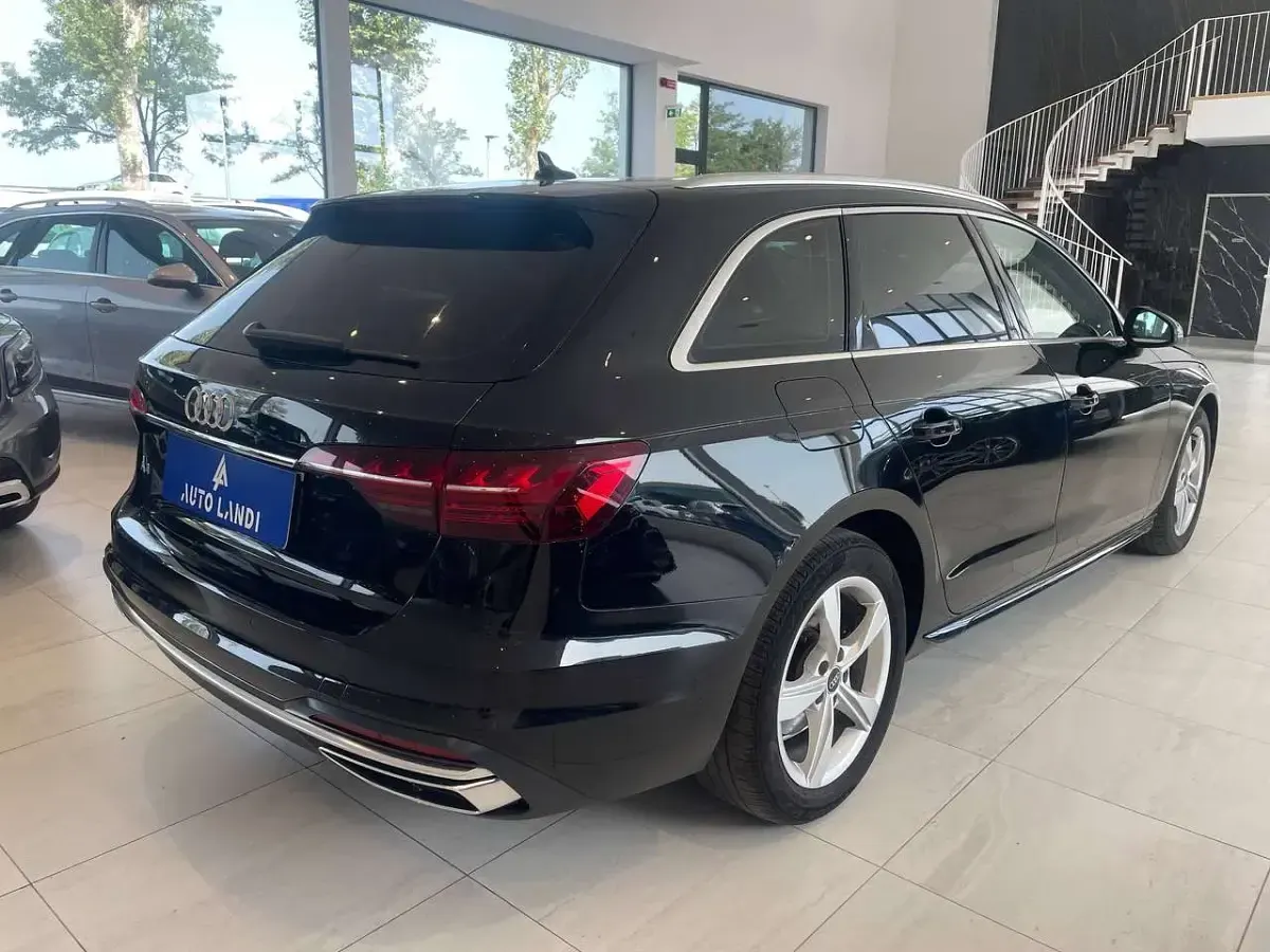 Usata Audi A4 Ambiente 163 CV (119 kW) 2023 Nero Station wagon
