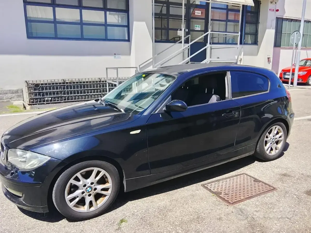 Usata BMW 118 143 CV (105 kW) 2007 Nero Utilitaria