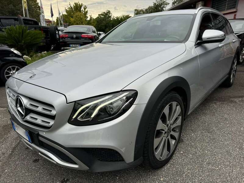 Argento Usata 2018 Mercedes E220 Station wagon | 25.500 € (Buon prezzo) - Immagine 1/4