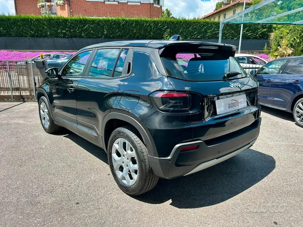 Usata Jeep Avenger Altitude 101 CV (74 kW) 2024 Nero SUV