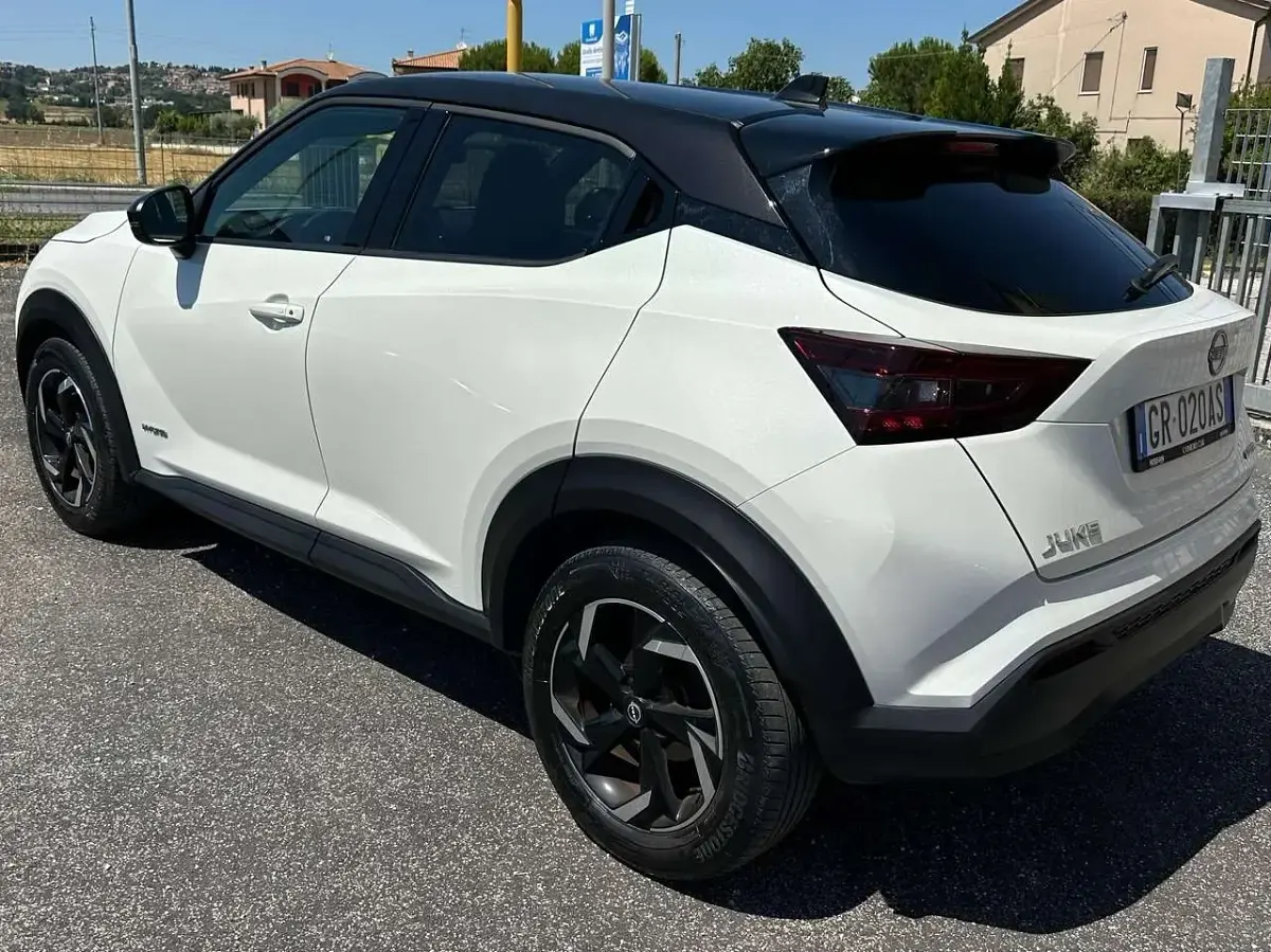 Usata Nissan Juke N-Connecta 94 CV (69 kW) 2023 Bianco perlato / tetto nero SUV