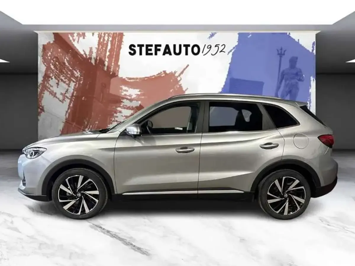 Usata MG ZS Luxury 102 CV (75 kW) 2024 Grigio SUV