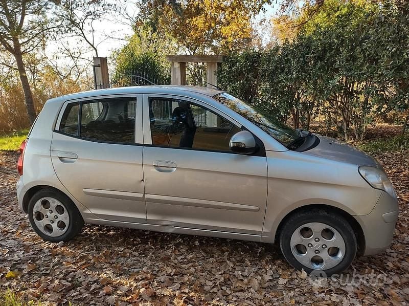 Usata Kia Picanto LX 60 CV (44 kW) 2008 Grigio Utilitaria
