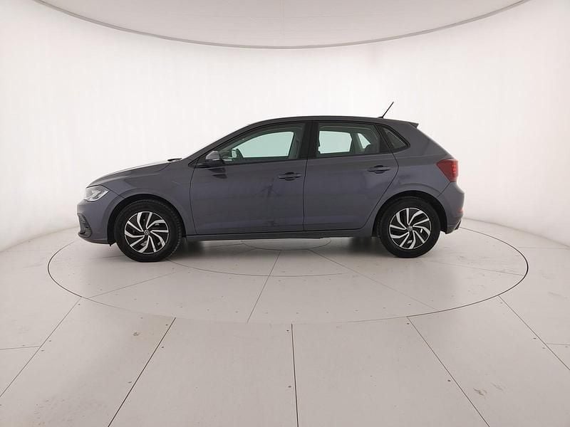 Usata VW Polo Life 95 CV (69 kW) 2023 Smoky grey metallizzato Utilitaria