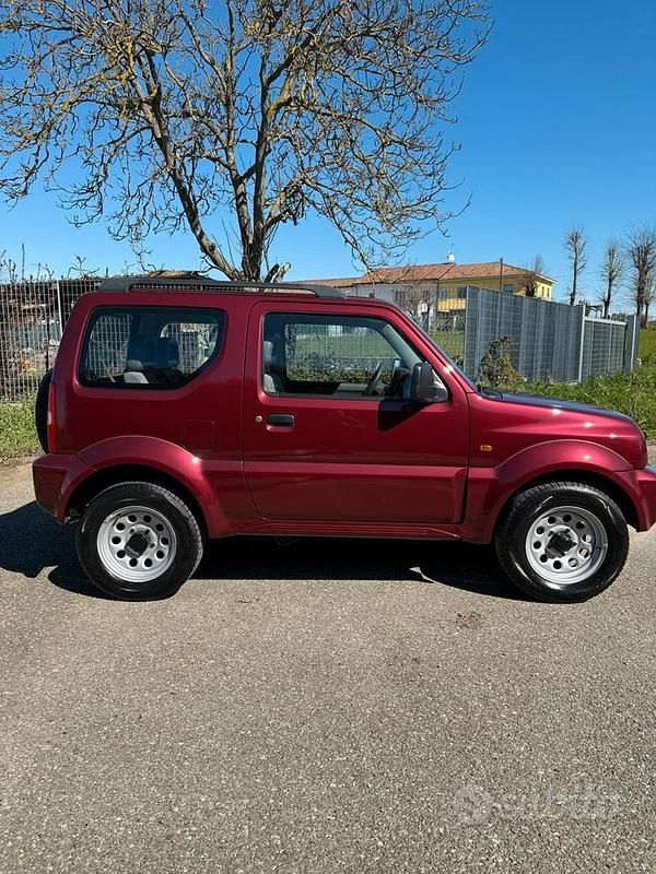 Usata Suzuki Jimny 2000 Rosso SUV