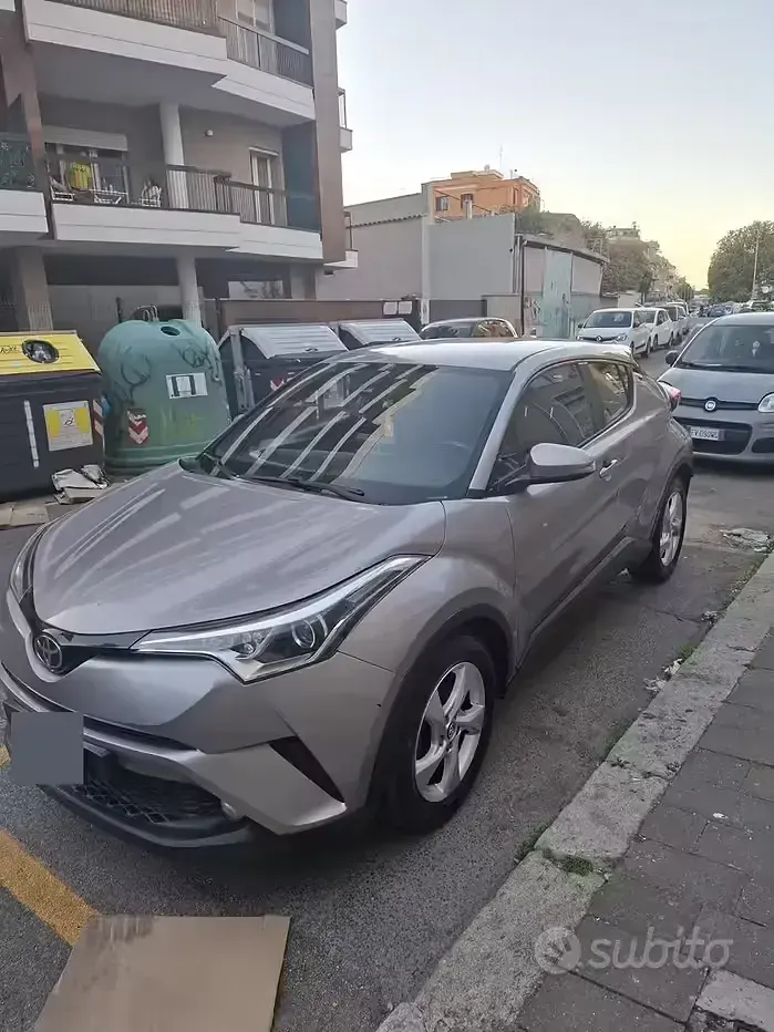 Usata Toyota C-HR Style 116 CV (85 kW) 2017 Grigio SUV