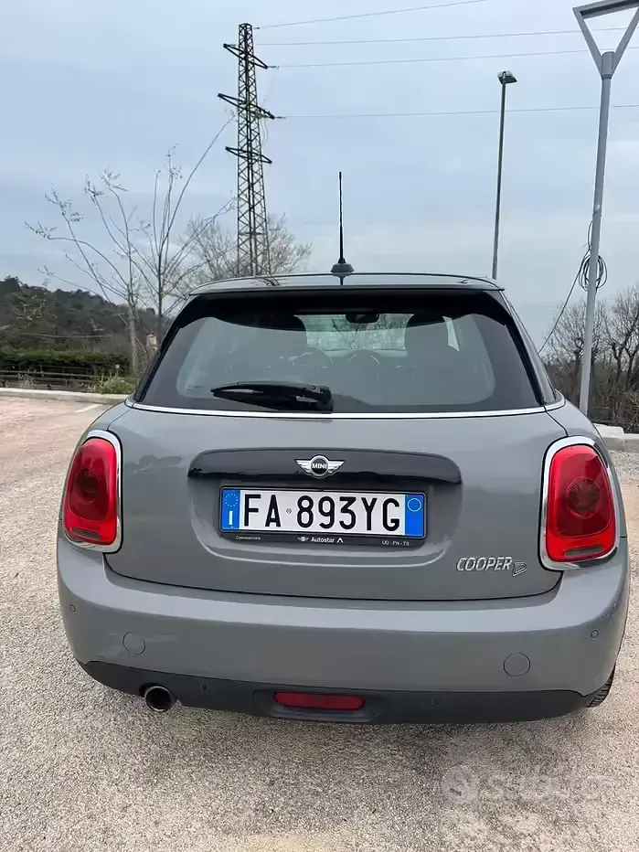Usata Mini Cooper D Business 116 CV (85 kW) 2015 Utilitaria
