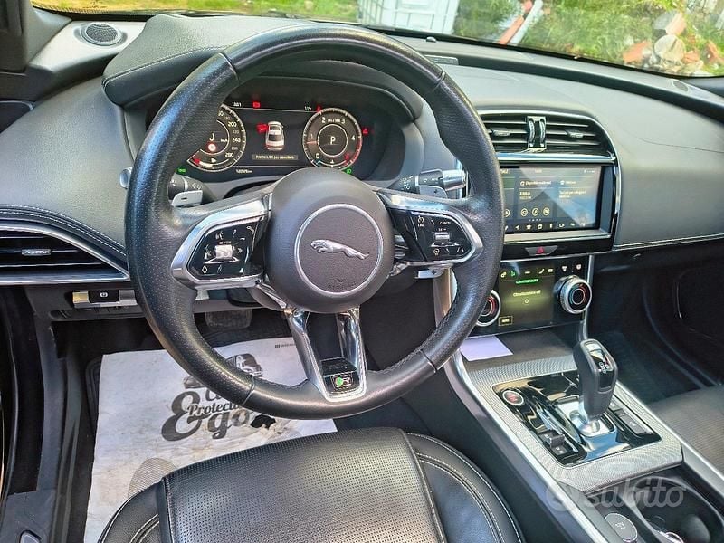 Usata Jaguar XE R-Dynamic 180 CV (132 kW) 2021 Nero Berlina