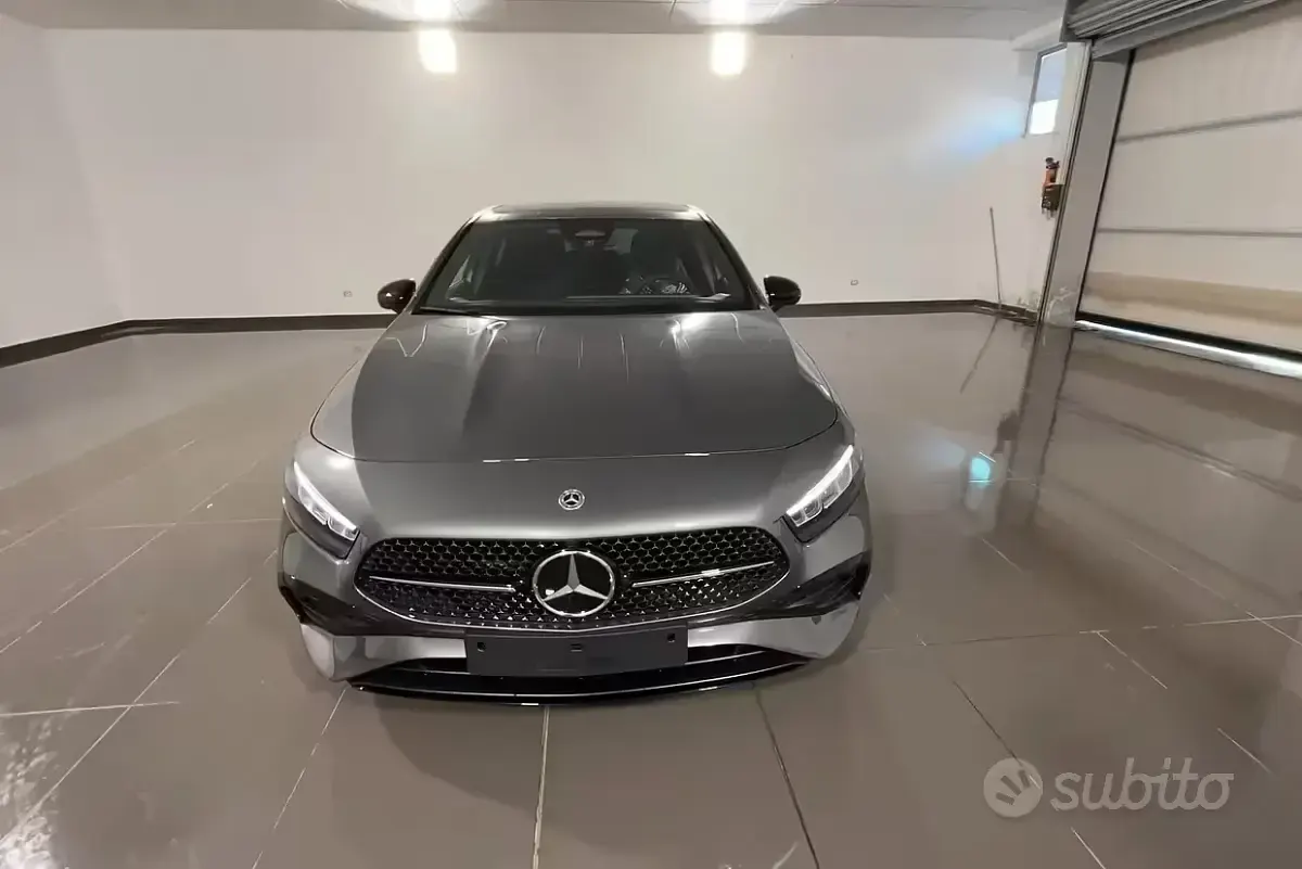 Nuova Mercedes A200 AMG Line Premium 150 CV (110 kW) 2026 Grigio Berlina