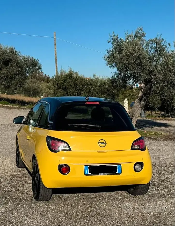 Usata Opel Adam 90 CV (66 kW) 2016 Utilitaria