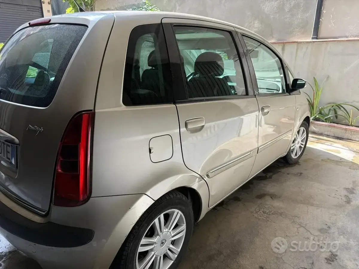Usata Lancia Musa 90 CV (66 kW) 2006 Monovolume